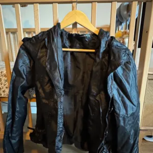 Crna jaknica creator