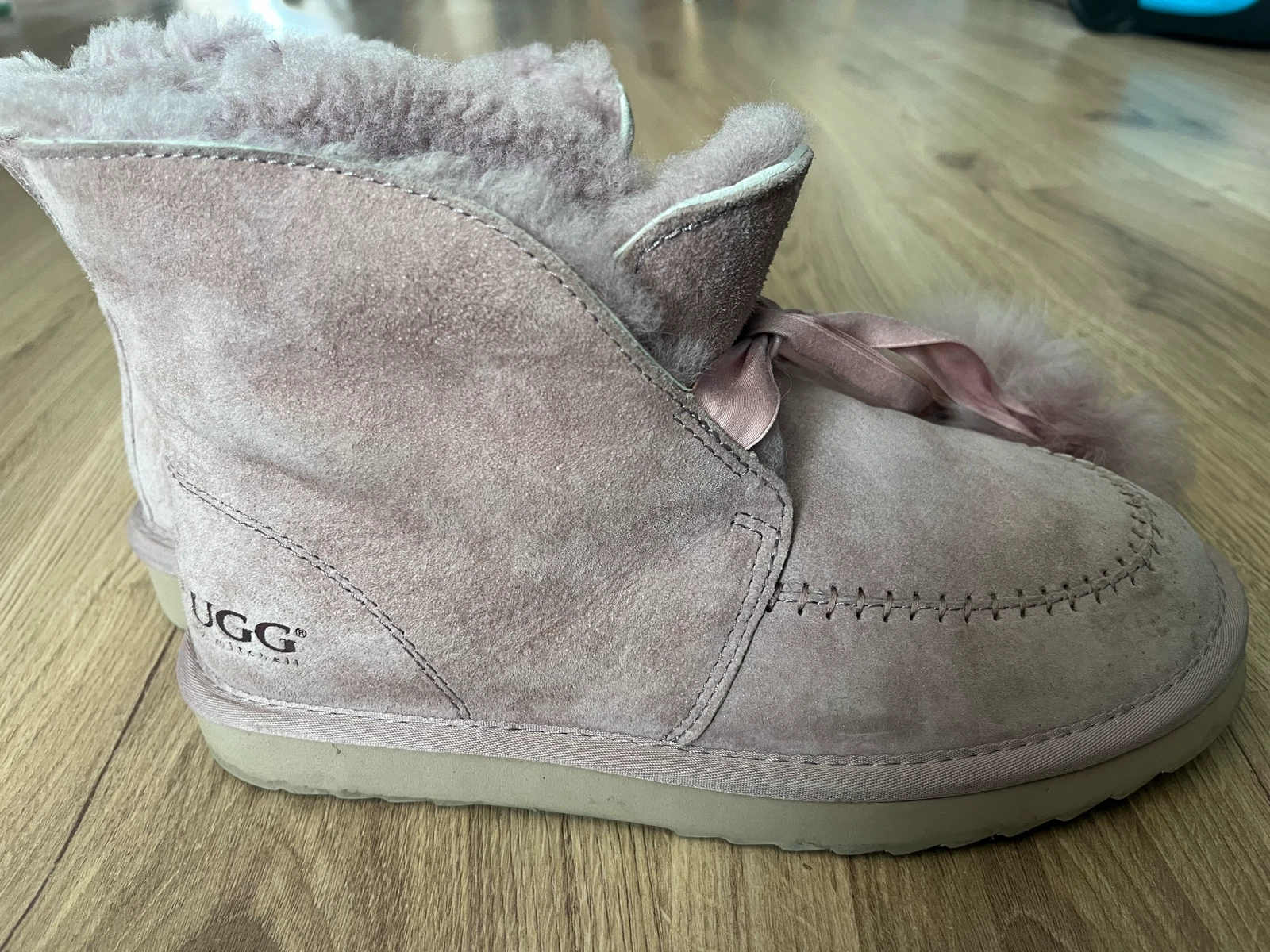UGG - Pink leather