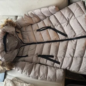 Ženska zimska jakna