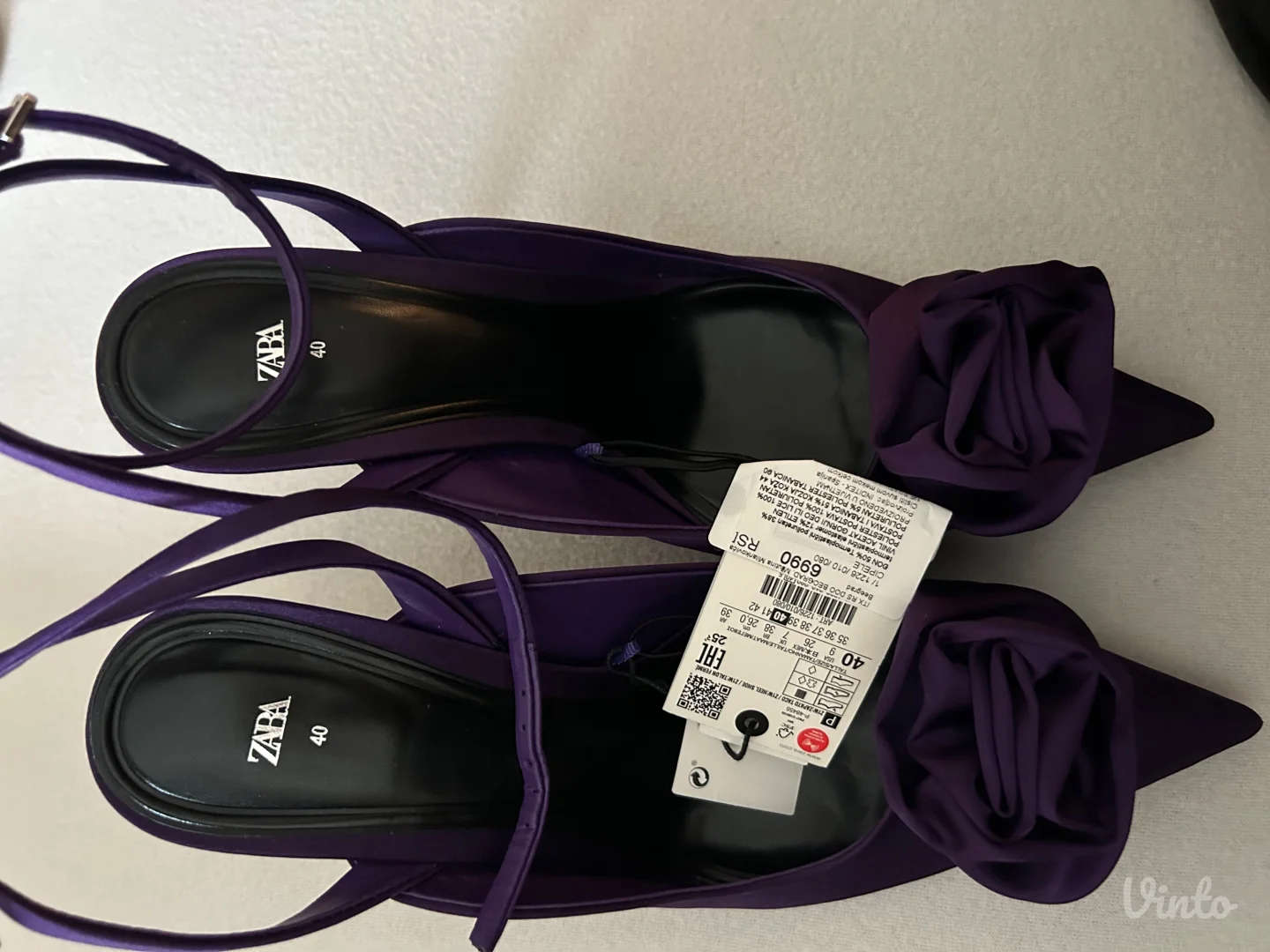 Zara štikle saten nove