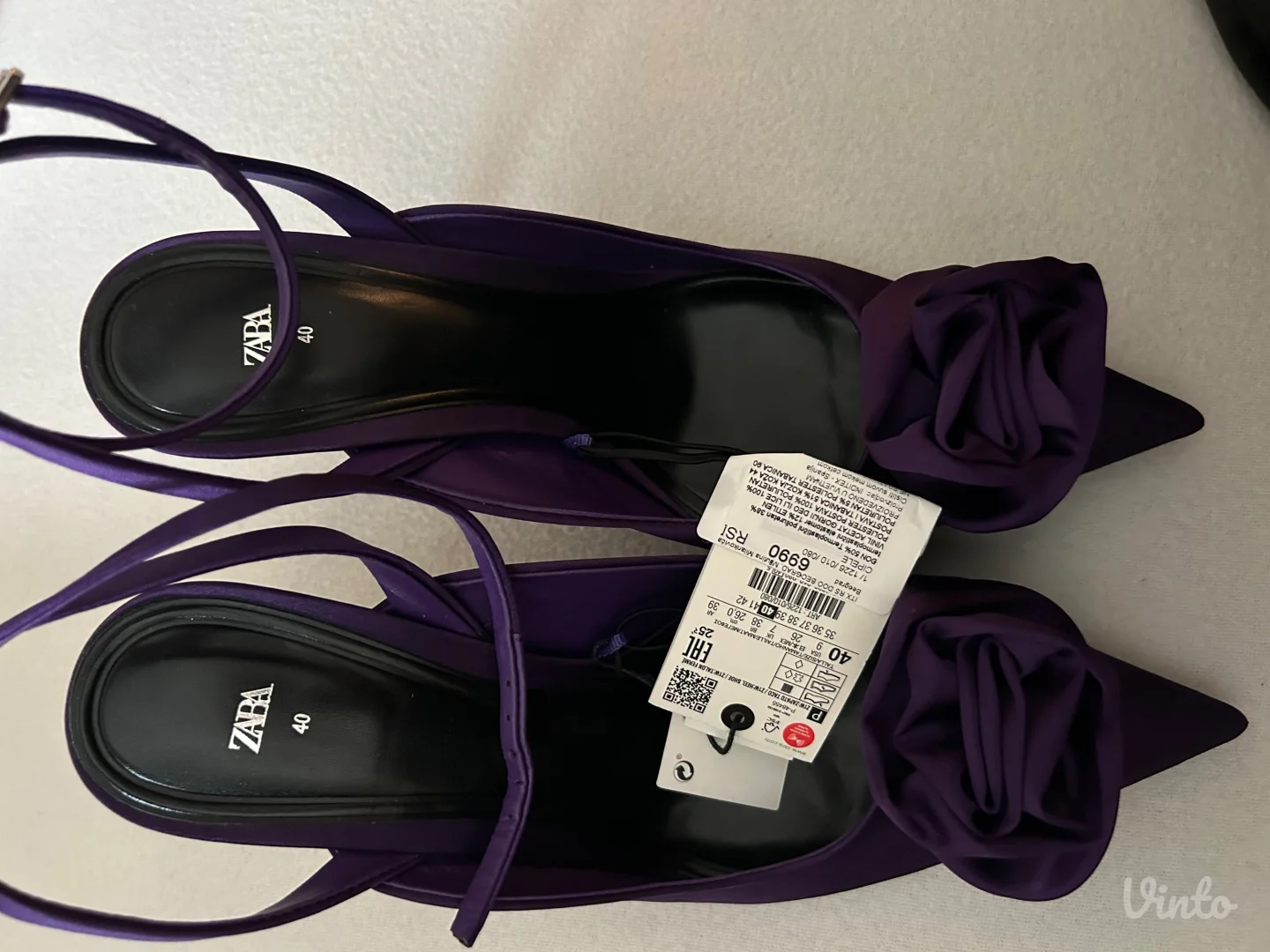 Zara štikle saten nove