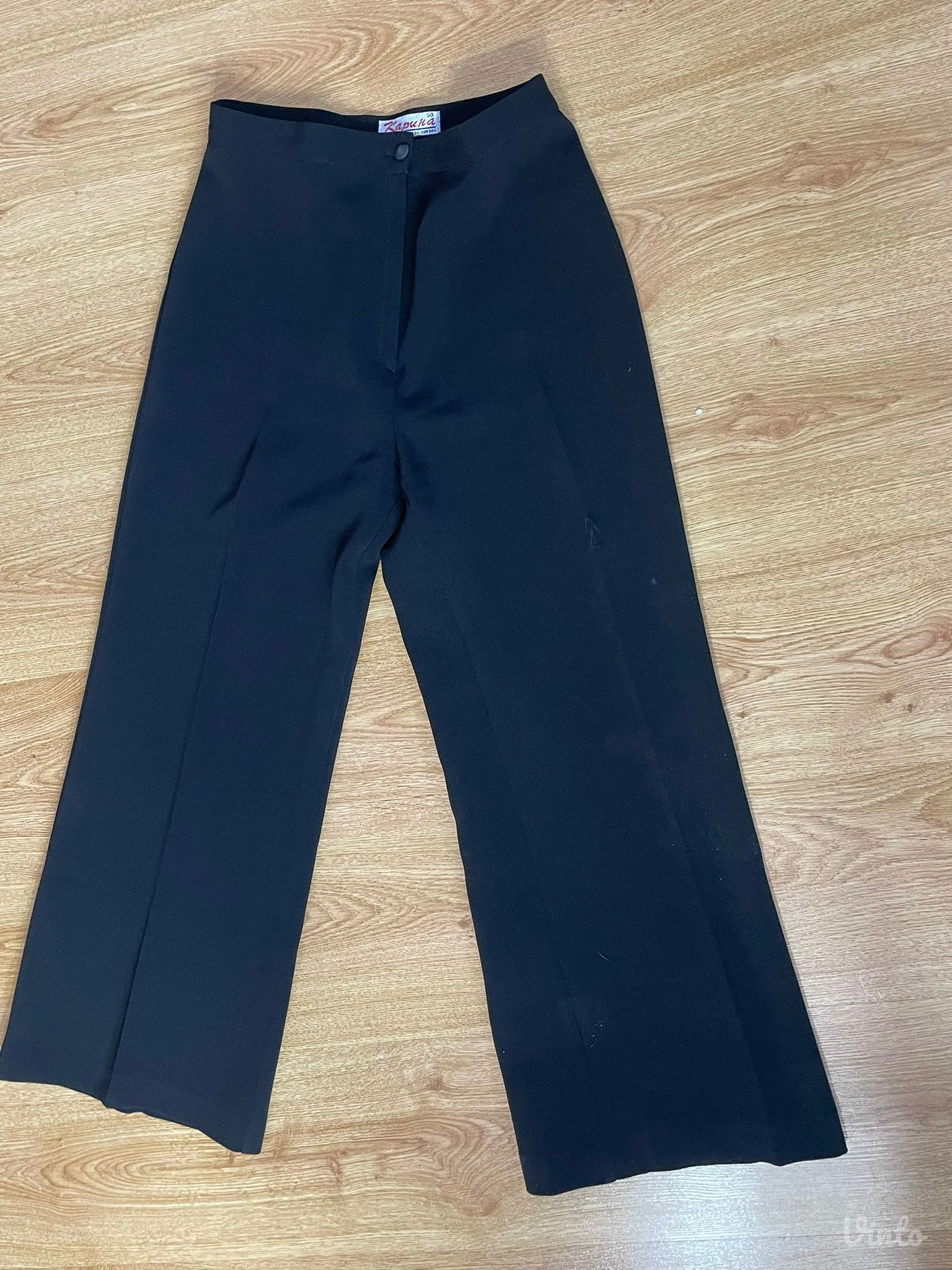 Crne pantalone