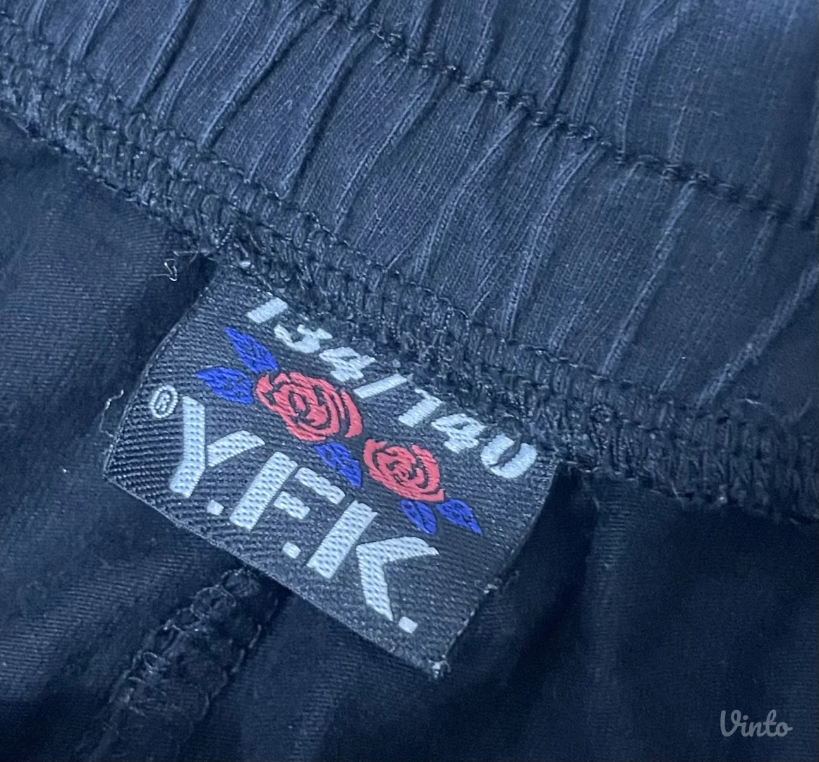 Crna leprsava suknjica