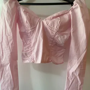 Top sa dugim rukavima