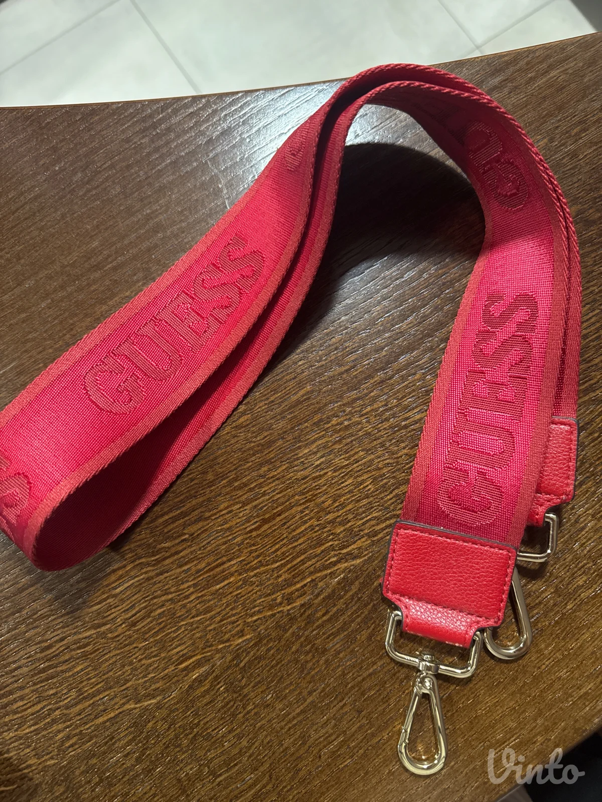 Kais za torbu Guess NOV