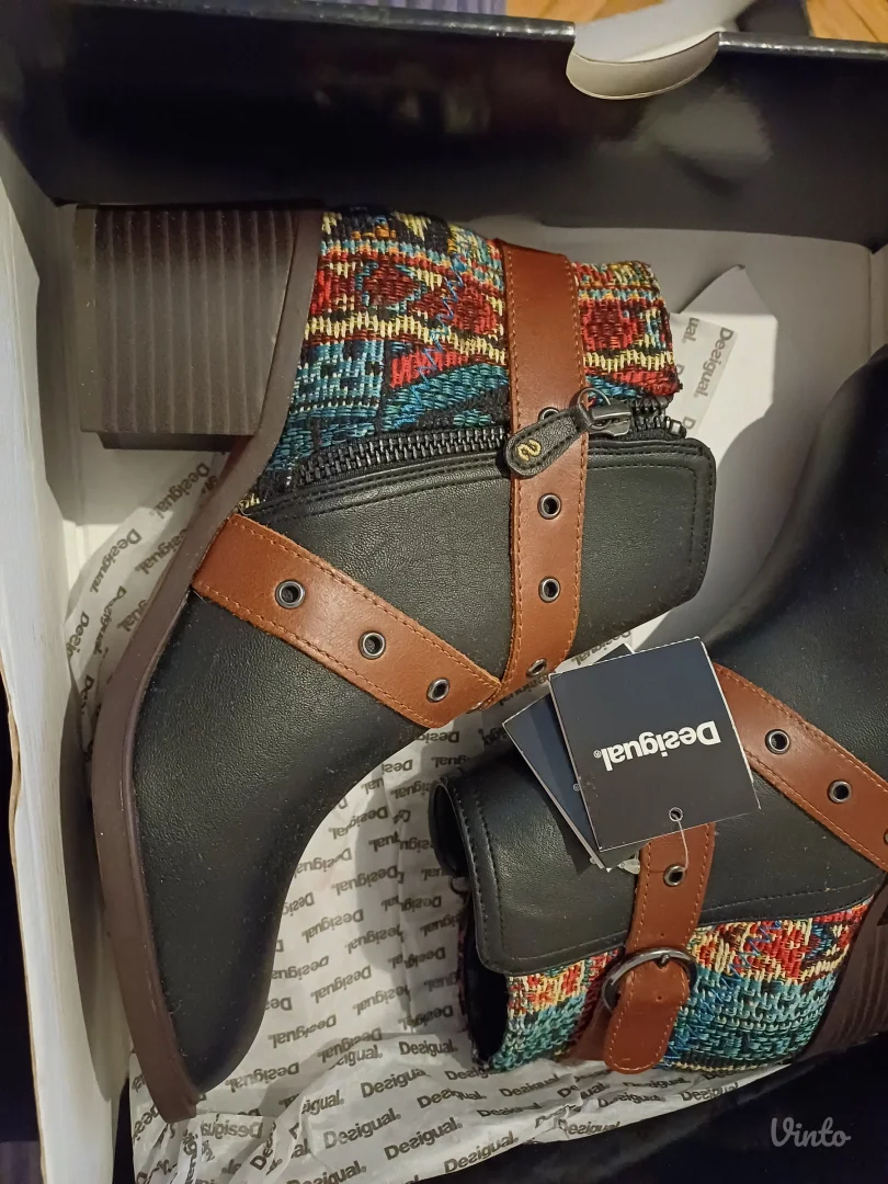 Desigual čizme za etiketom 36