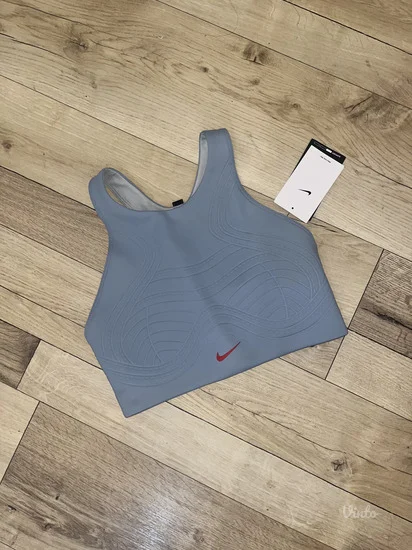 Nike top