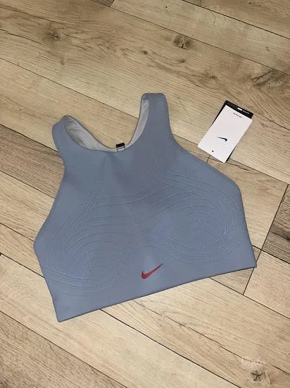 Nike top