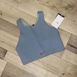 Nike top
