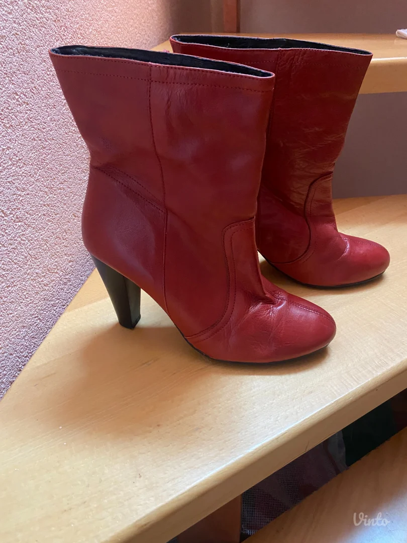 Kožne čizme proizvedene u Španiji