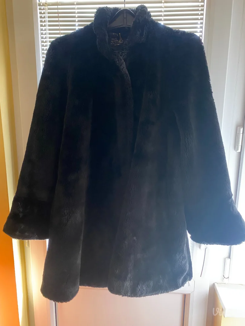 Vintage bunda od veštačkog krzna