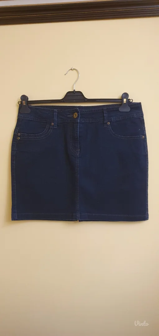 Dve suknje vel. L za samo 1000din