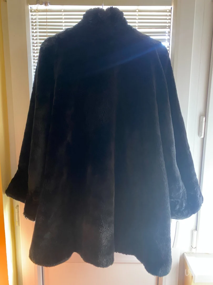 Vintage bunda od veštačkog krzna