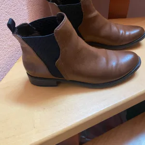 Marco Tozzi -kožne gležnjače