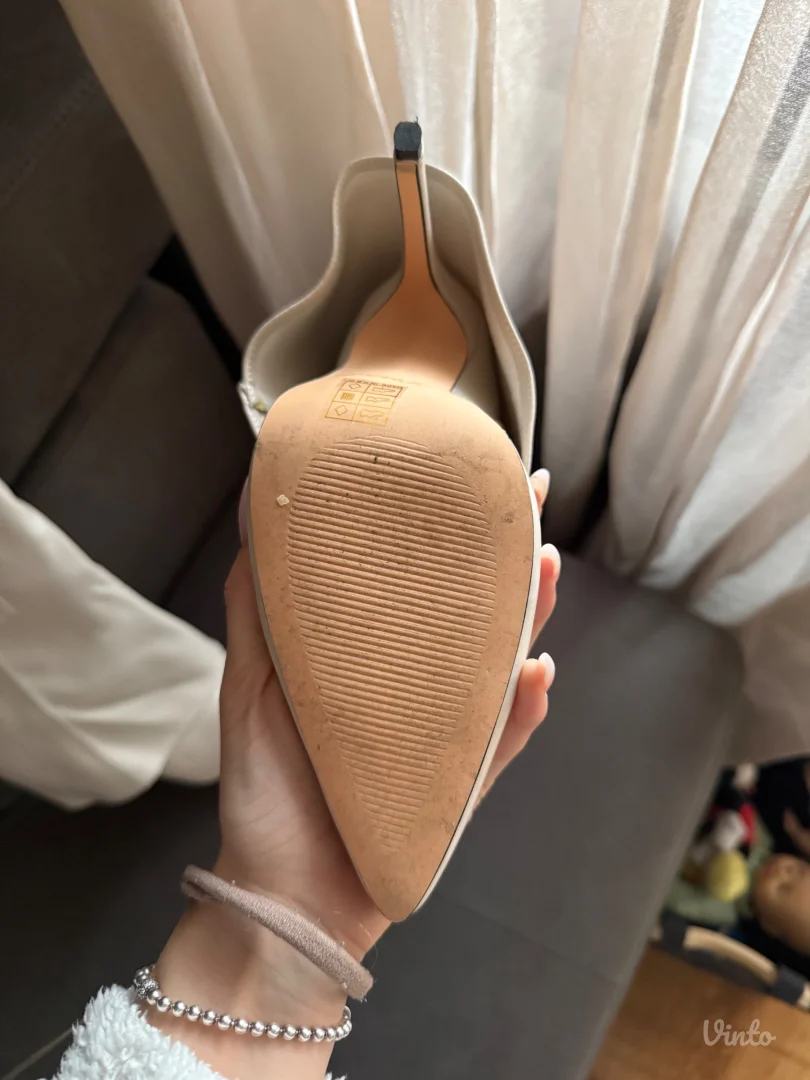 Prelepe cizme na stiklu