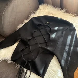 Majica sa golim ledjima na vezivanje