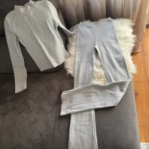 Jesenji komplet top+pantalone