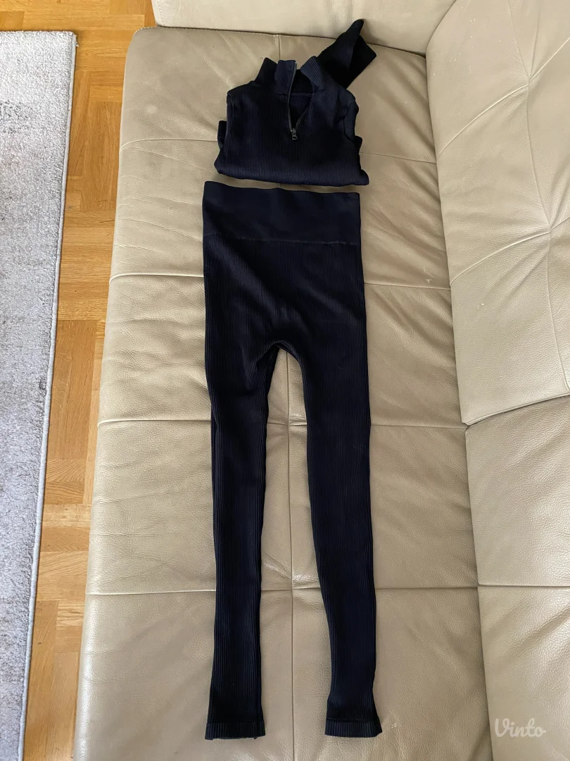 Crni komplet za trening