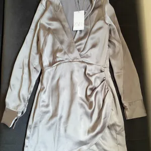 Zara - siva haljina NOVA