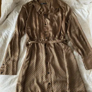 Zara - satenska haljina