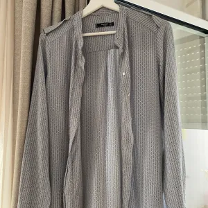 Mango - siva košulja