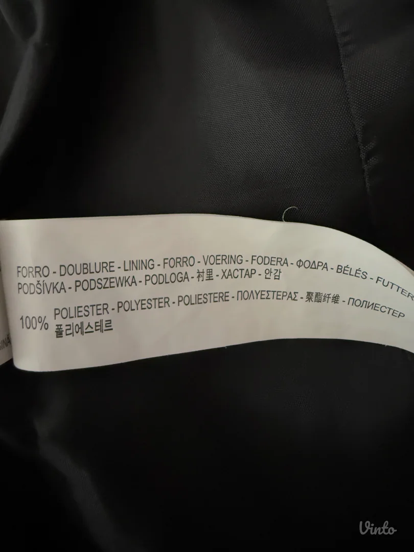 Pull & Bear crni sako sa belim zvezdicama