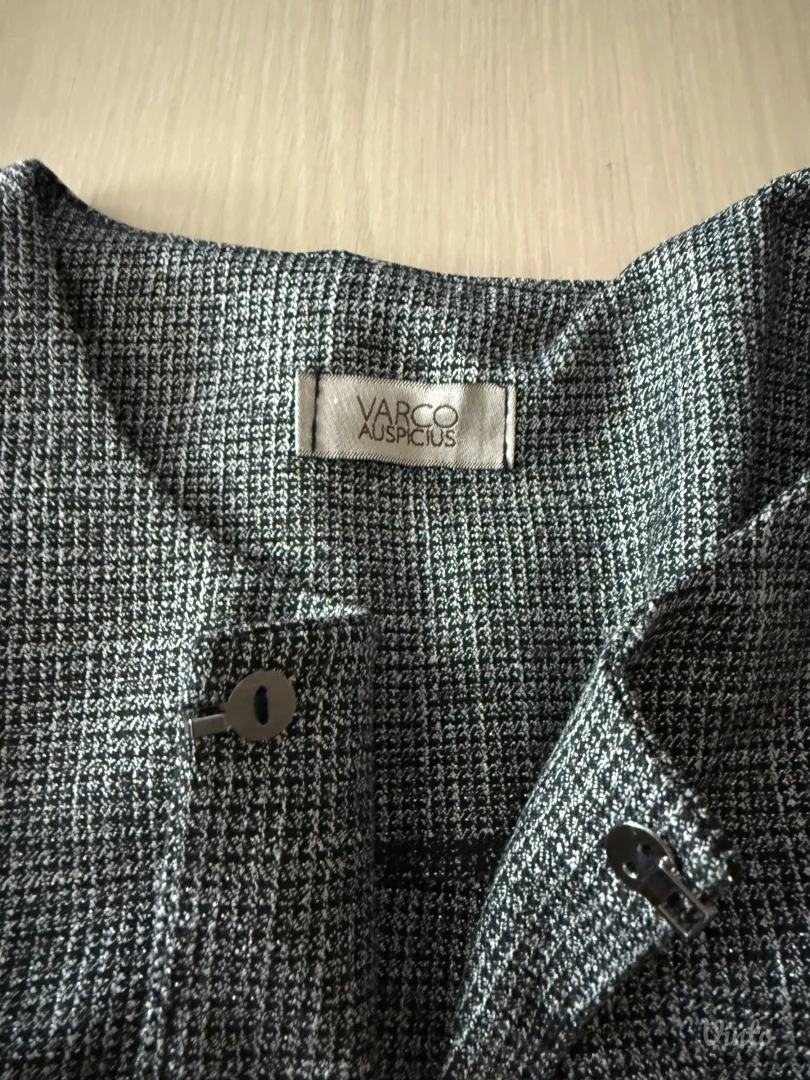 Blejzer sa šljokicama