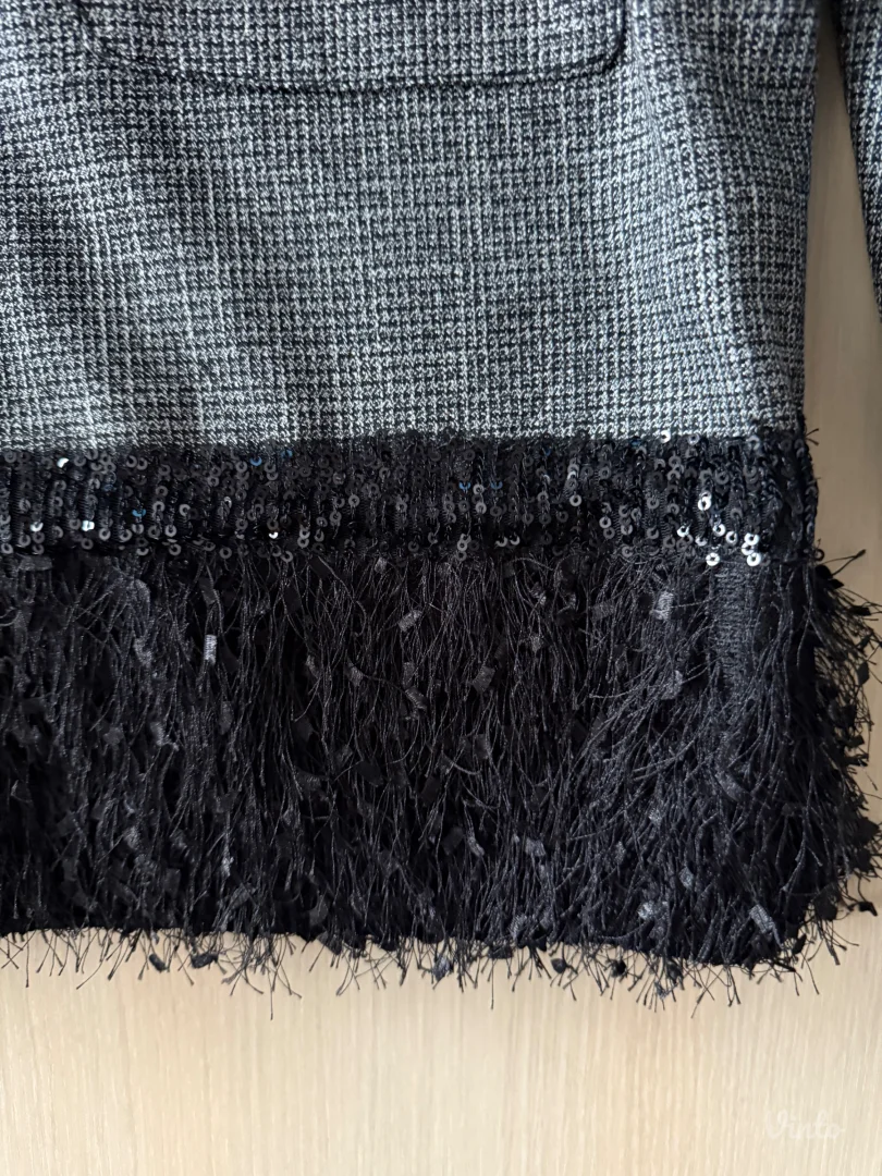 Blejzer sa šljokicama