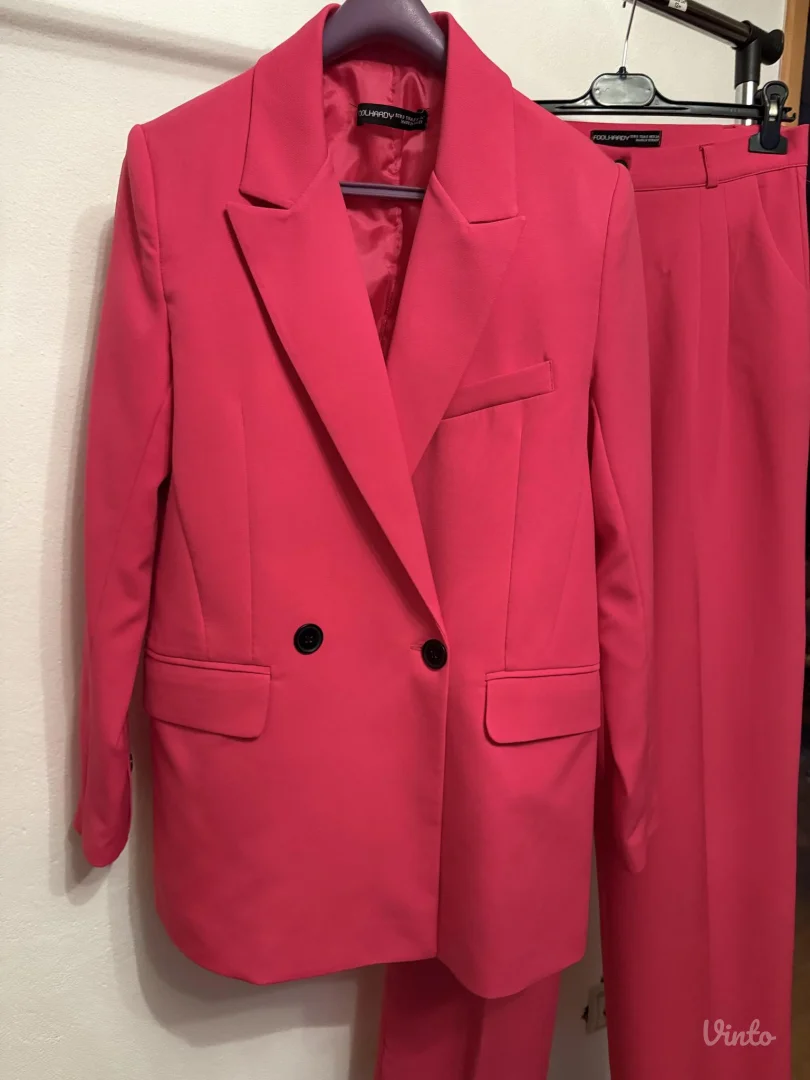 Komplet žensko odelo