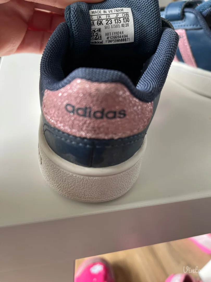 Adidas patike za devojčice
