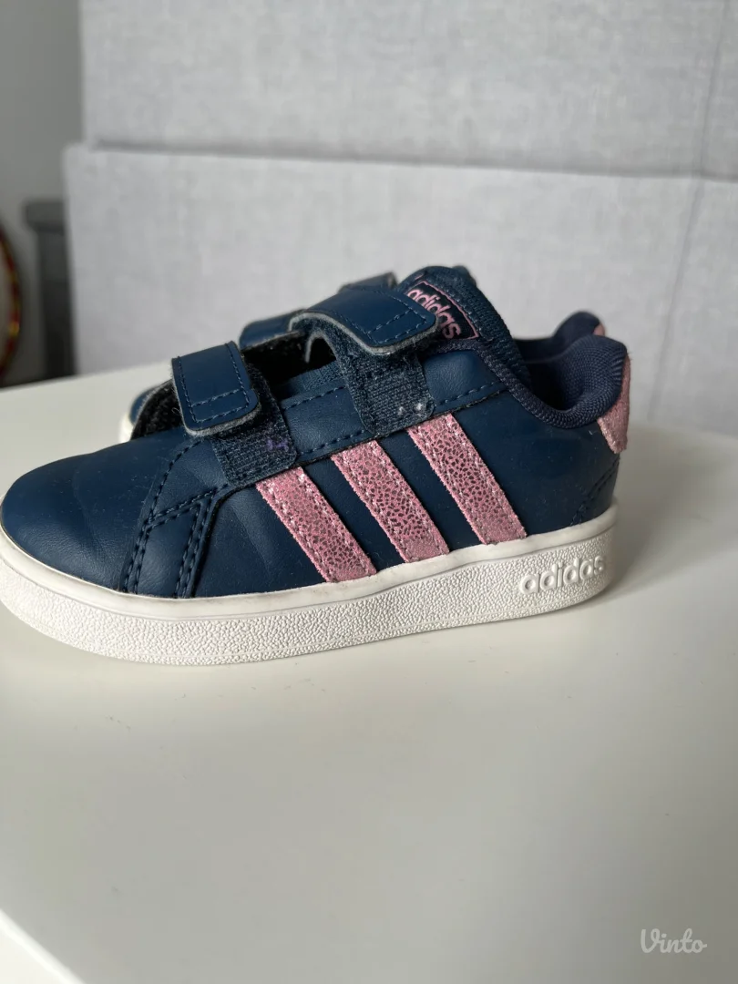 Adidas patike za devojčice