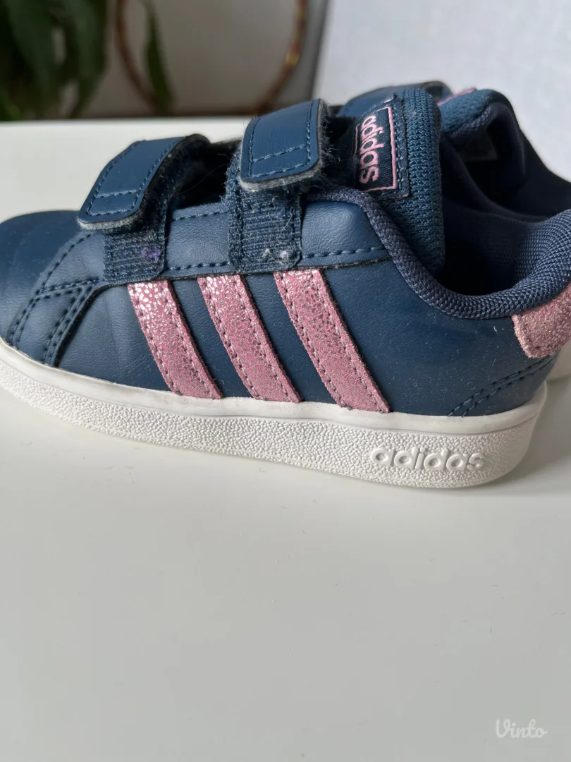 Adidas patike za devojčice