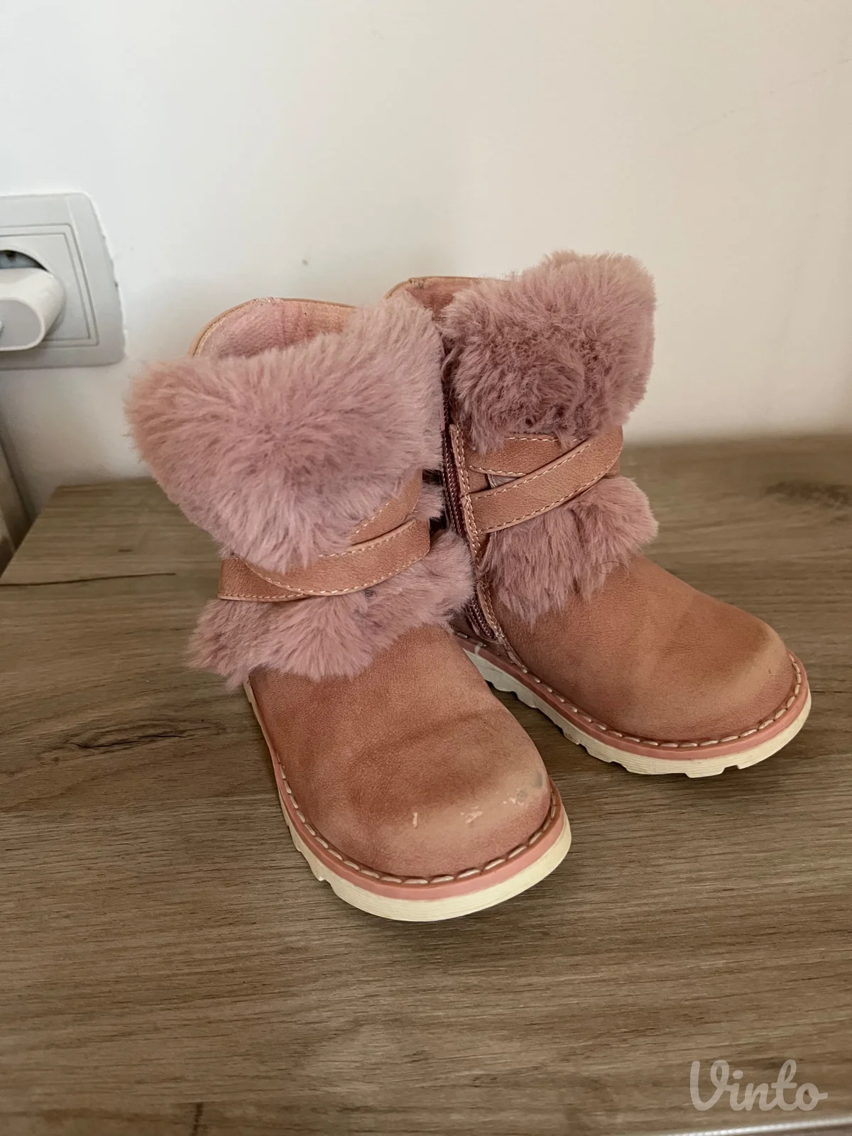 Cizmice br.22