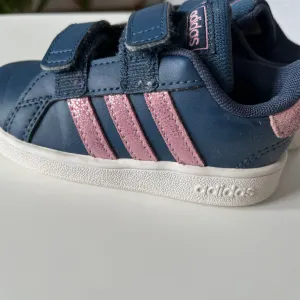 Adidas patike za devojčice