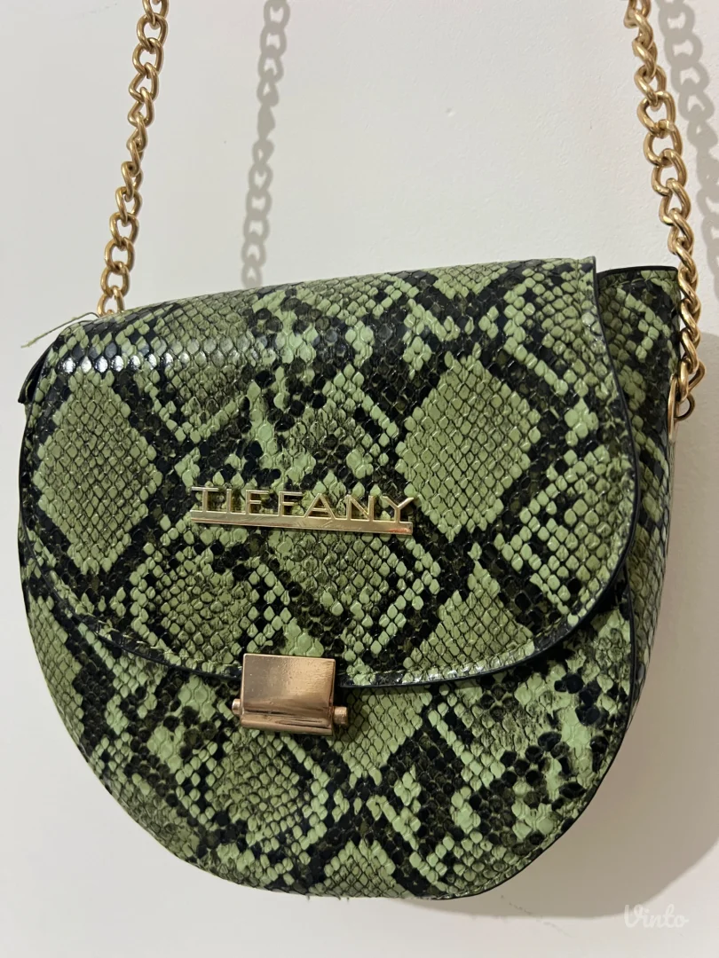 Tiffany torbica, nikad nosena.