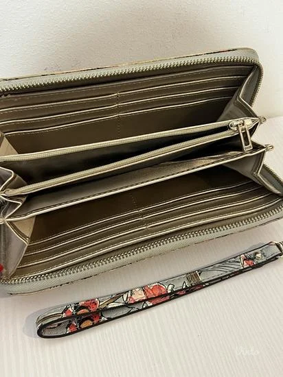 Guess novcanik, original.