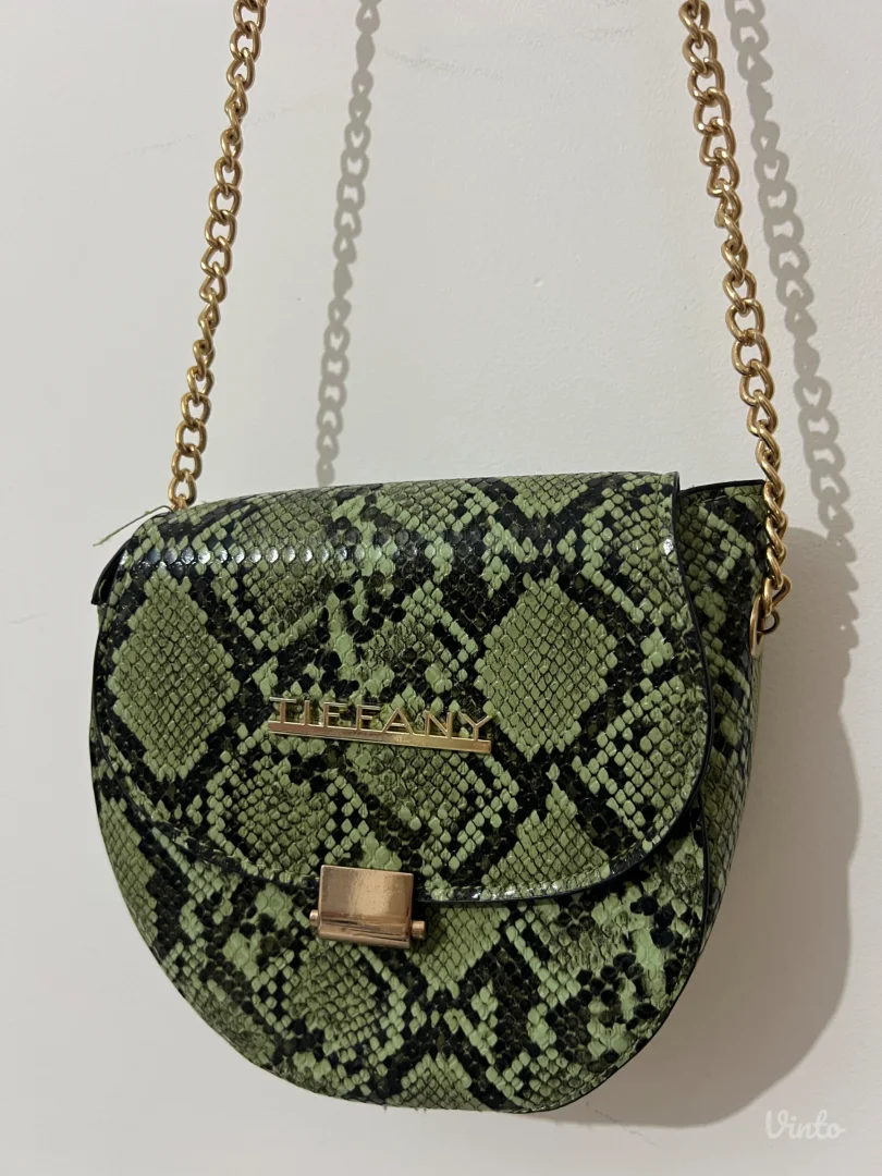 Tiffany torbica, nikad nosena.