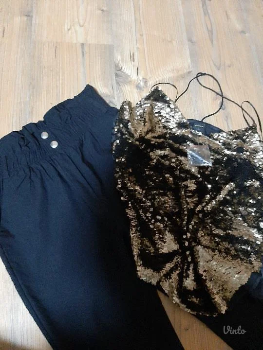 Pantalone i šljokičasta bluza