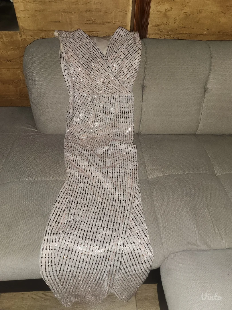 Glamurozna duga haljina
