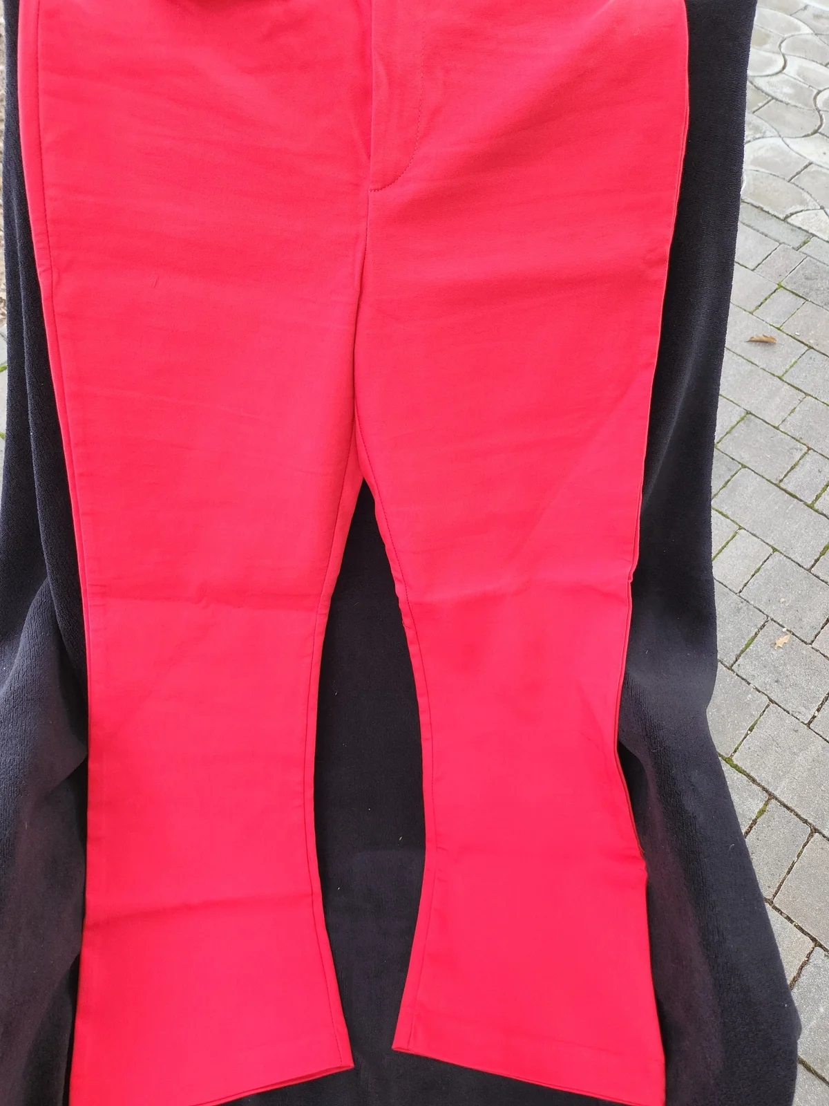 Pantalone crvene ZARA