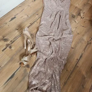 Glamurozna duga haljina