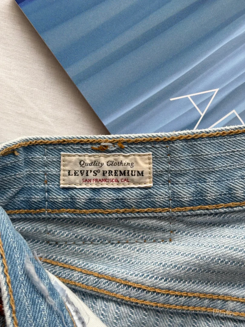 ORIGINAL LEVIS 501 MOM JEANS