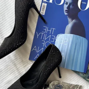 CRNE SALONKE SA CIRKONIMA