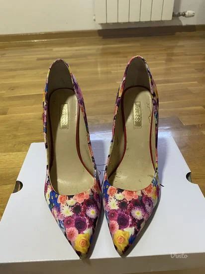Guess salonke 36.5
