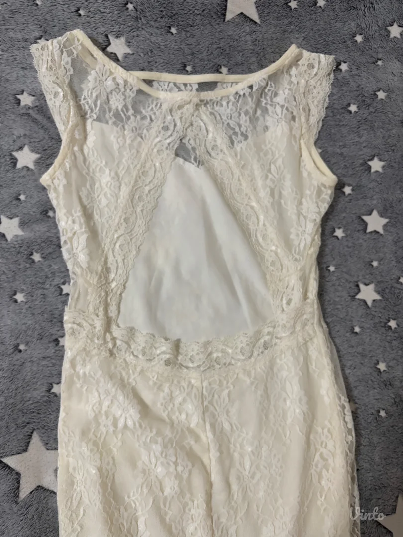 Duga krem haljina sa čipkom