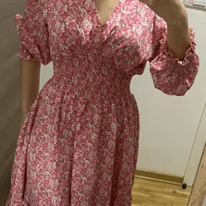 Haljina cvetna novo S