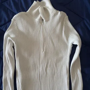 Zara ženska majica dugi rukav