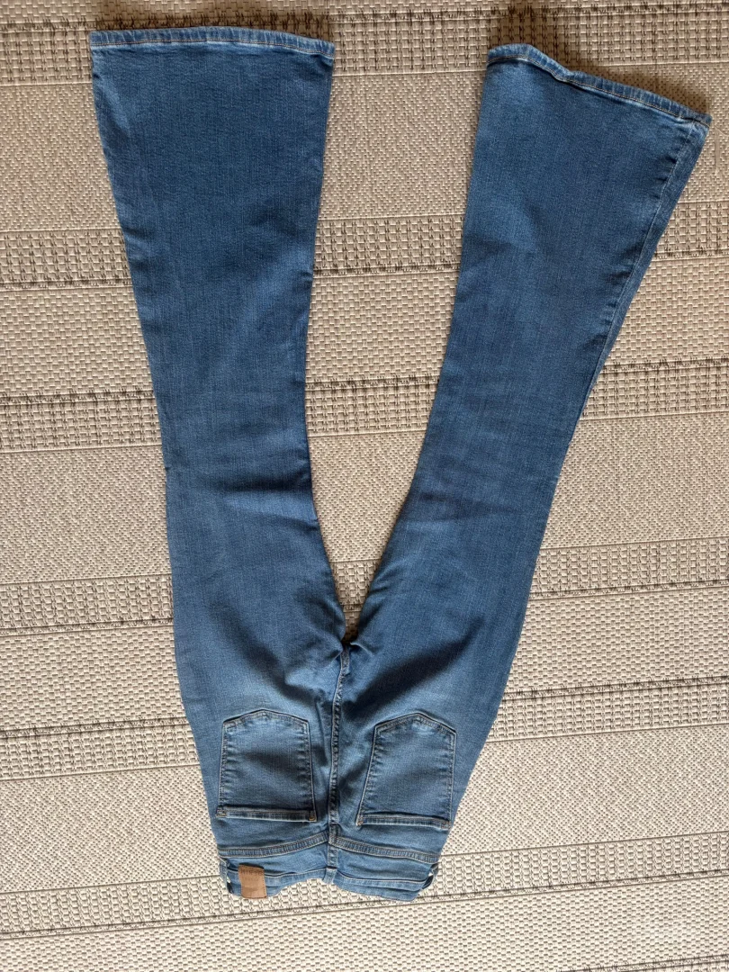 Bershka farmerke 34 petite