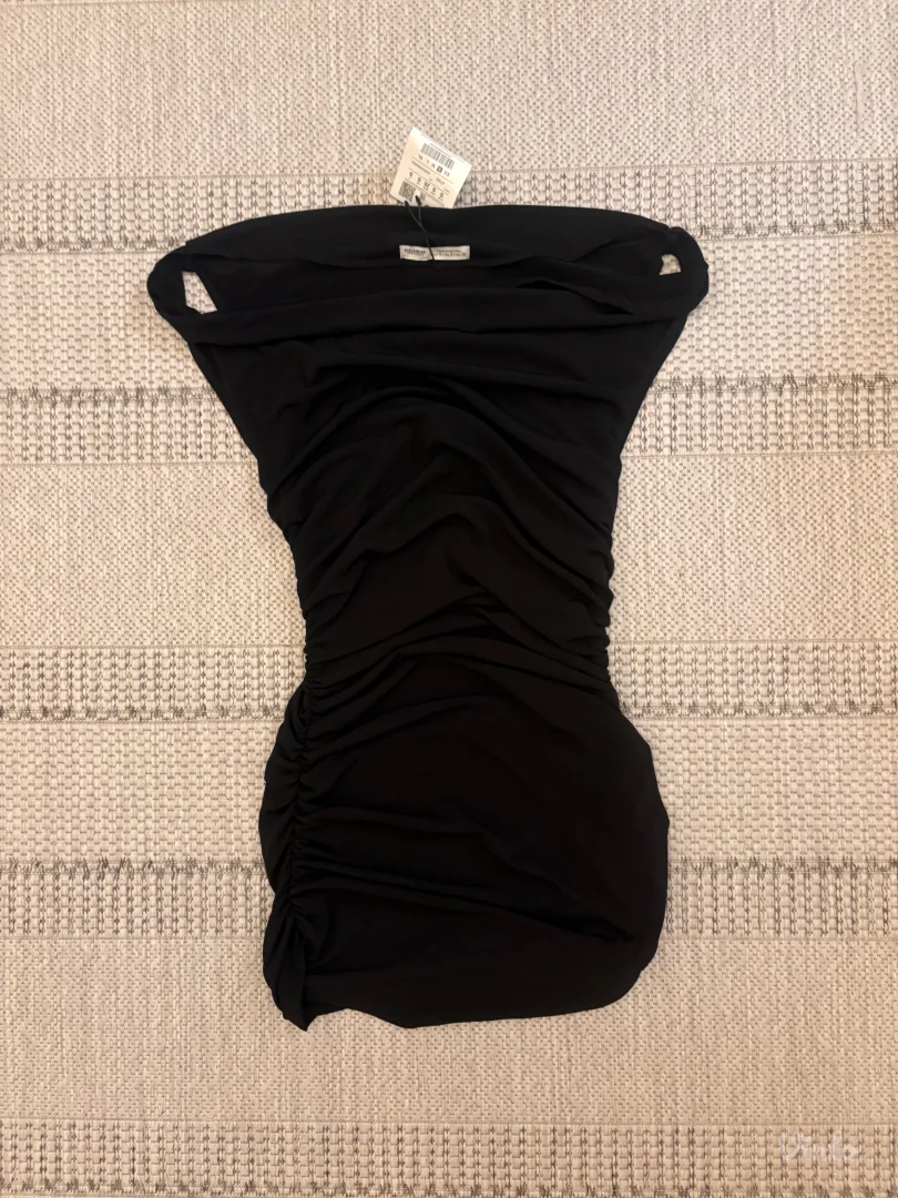 Novo sa etiketom - crna mini haljina pull&bear