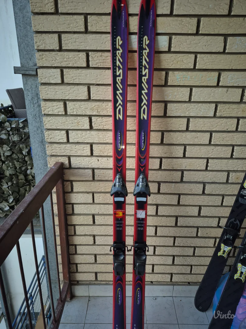 Skije,pancerice i stapovi